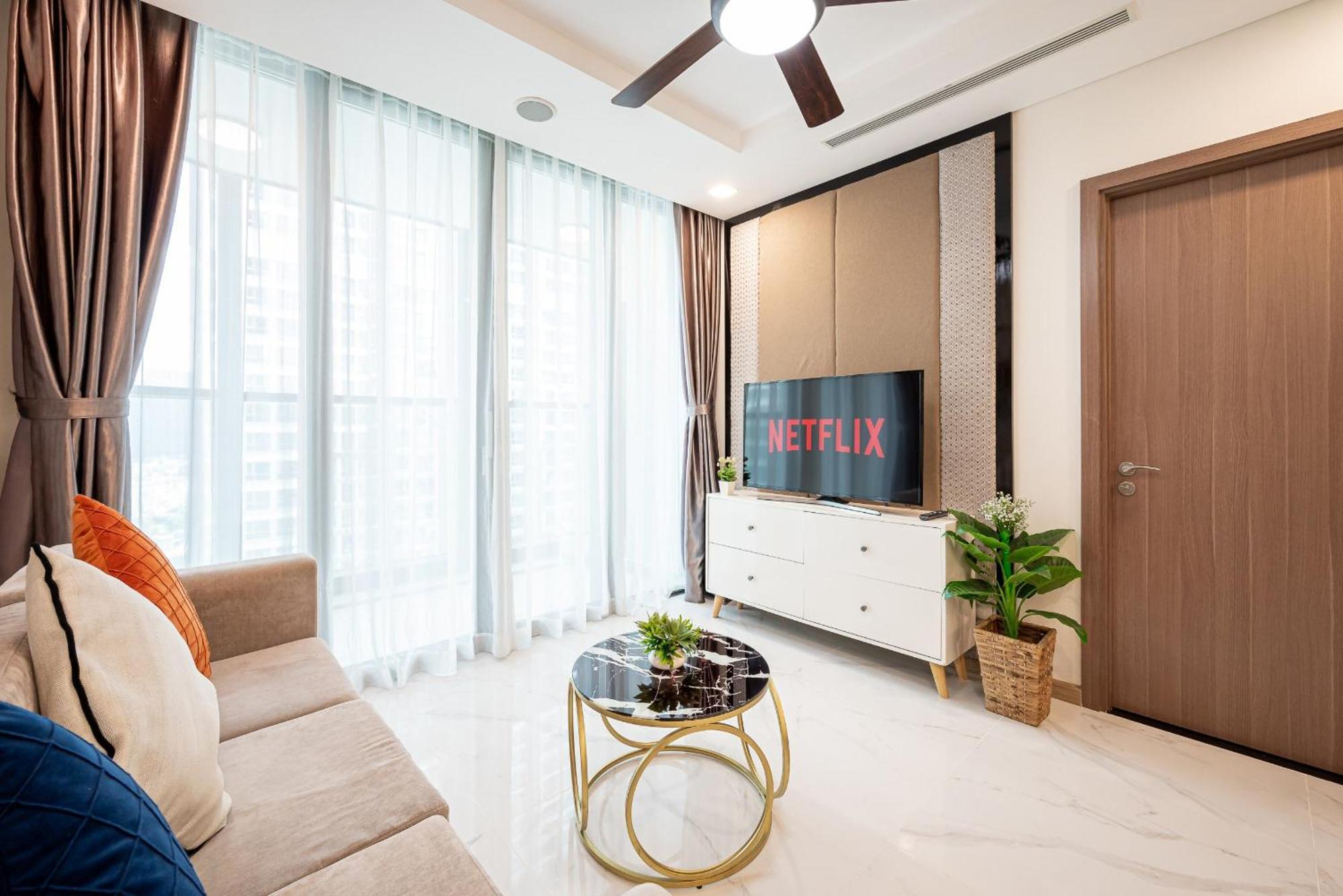 Urban Heights Rentals Landmark 81 ホーチミン市 エクステリア 写真