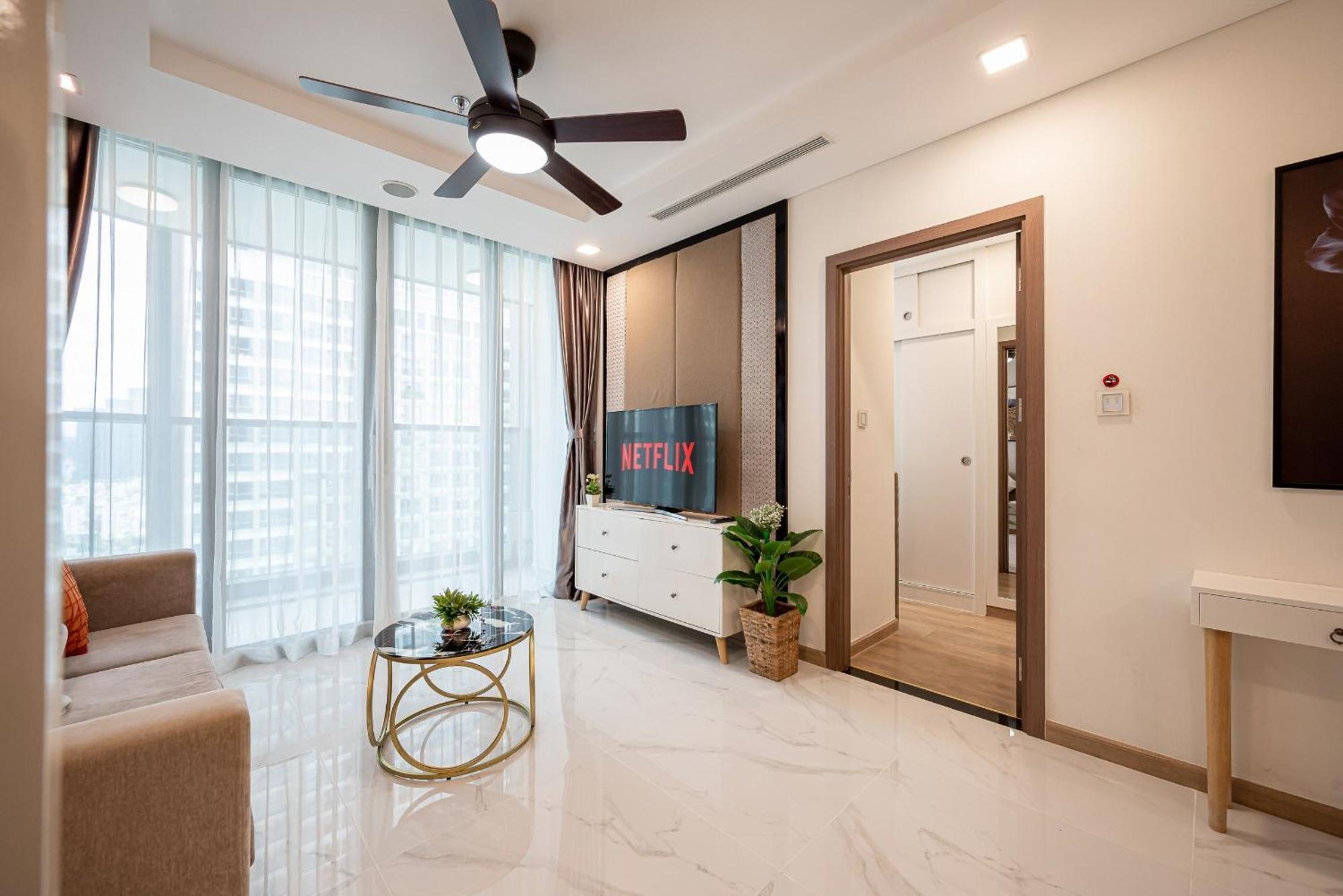 Urban Heights Rentals Landmark 81 ホーチミン市 エクステリア 写真