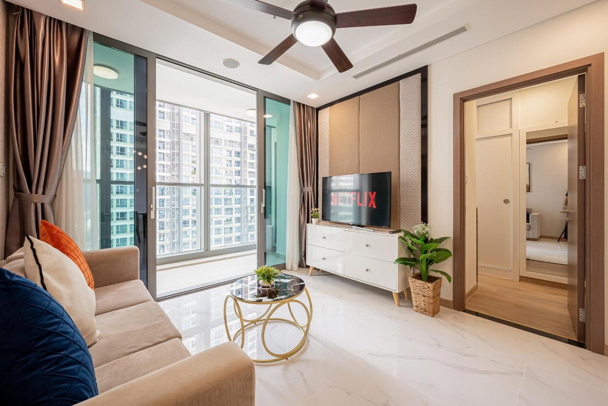 Urban Heights Rentals Landmark 81 ホーチミン市 エクステリア 写真