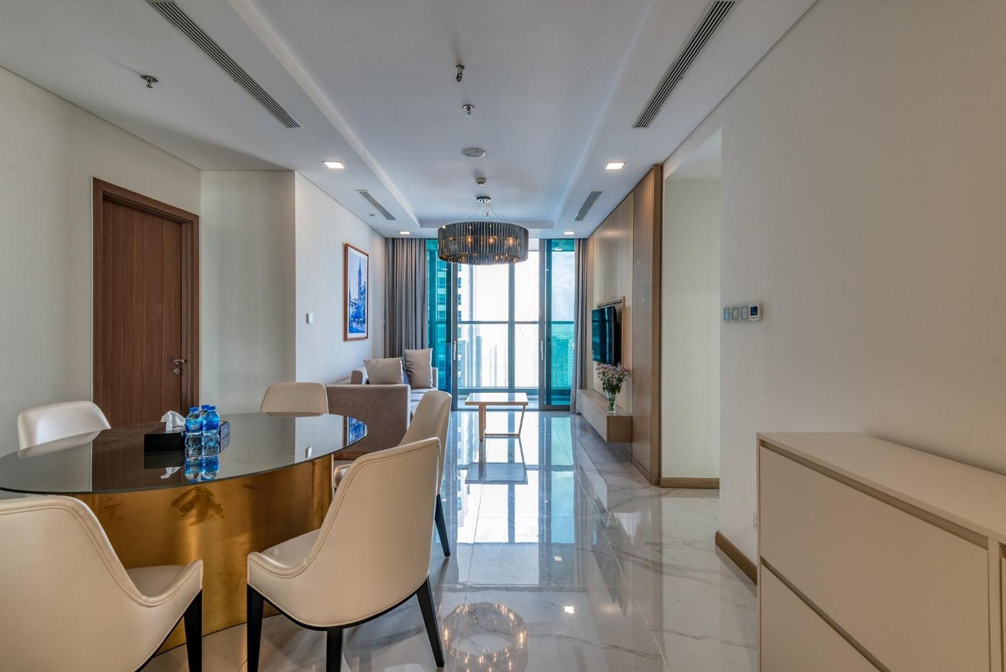 Urban Heights Rentals Landmark 81 ホーチミン市 エクステリア 写真