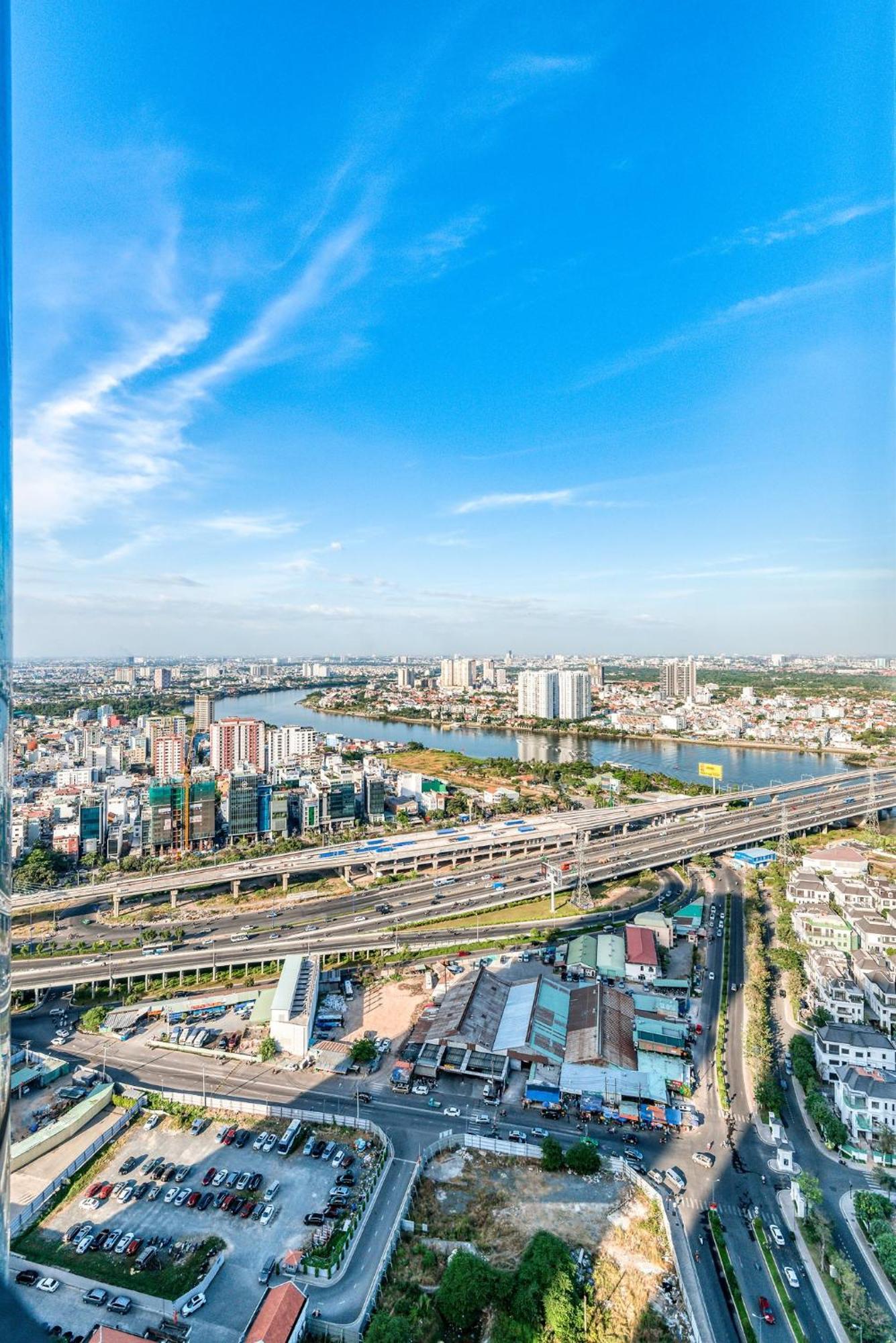 Urban Heights Rentals Landmark 81 ホーチミン市 エクステリア 写真